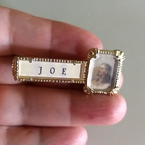 3🧚for$20🧚 only have this marked 🤷Clip holder tie "J O E" - Picture 2 of 6